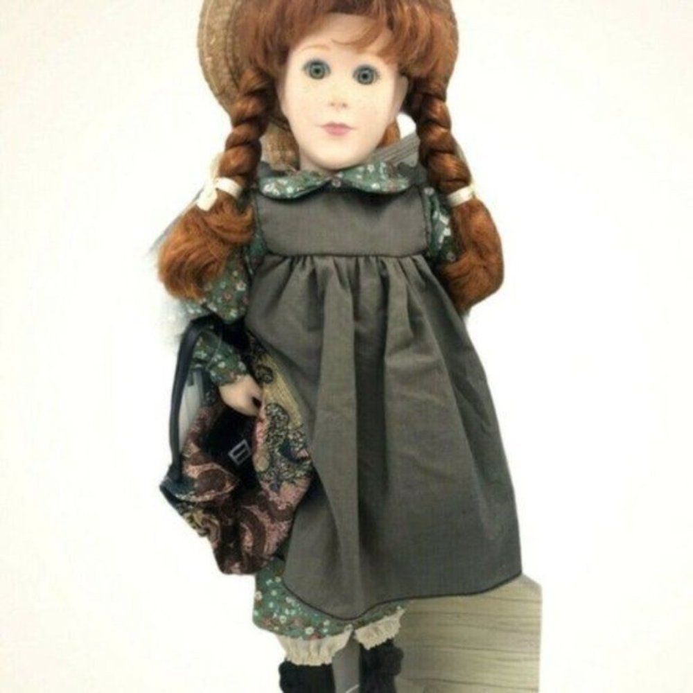 Collectible Anne Of Green Gables Waiting Station Doll 1989